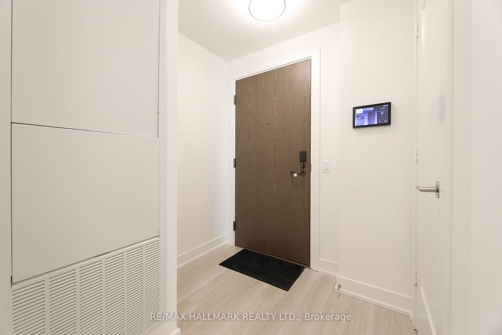 Photo of 20 Inn on the Park Drive #1037, Toronto, ON M3C 0P8 (MLS # C12453422)