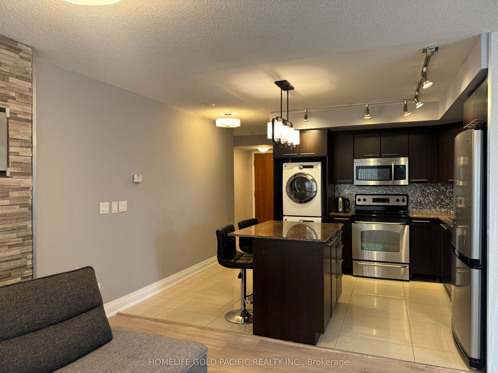 Photo of 37 Galleria Parkway #207, Markham, ON L3T 0A5 (MLS # N12858050)