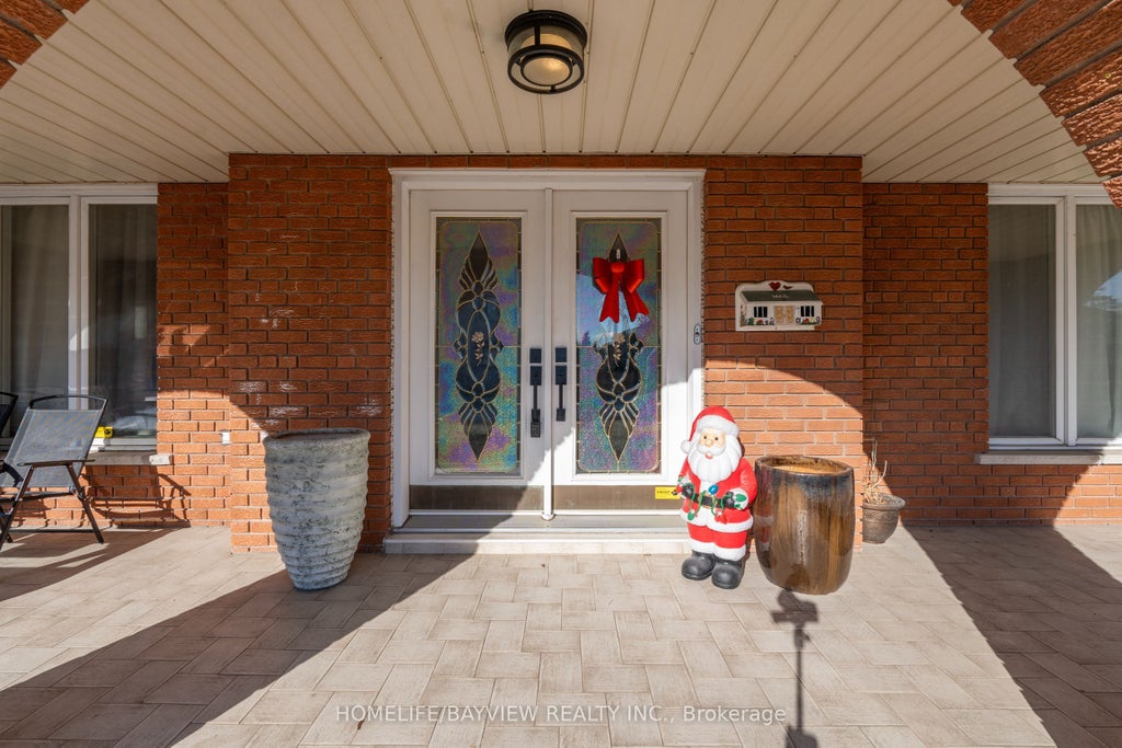 Photo of 16 Roosevelt Drive, Richmond Hill, ON L4C 6V3 (MLS # N13935246)