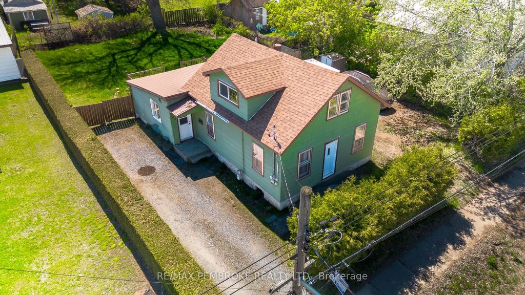 Photo of 1008 Bronx Street, Pembroke, ON K8A 6G5 (MLS # X13165478)