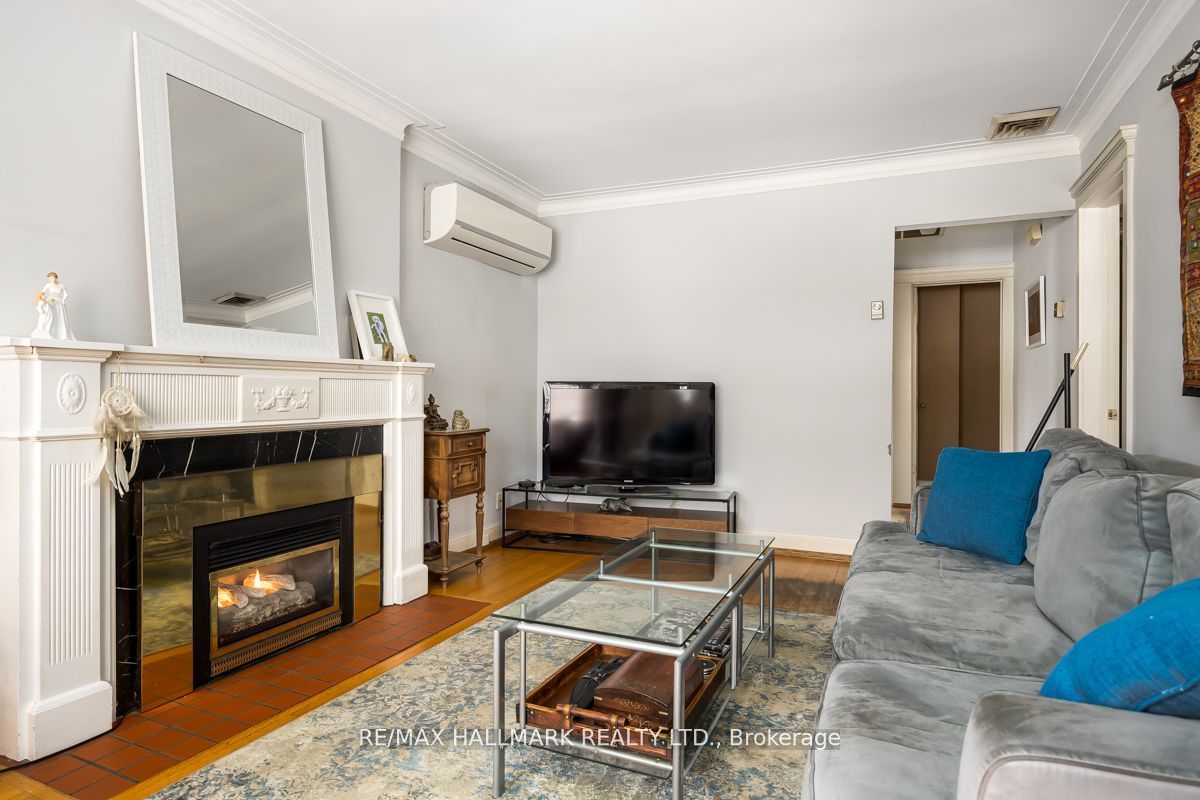 22 Airley Crescent