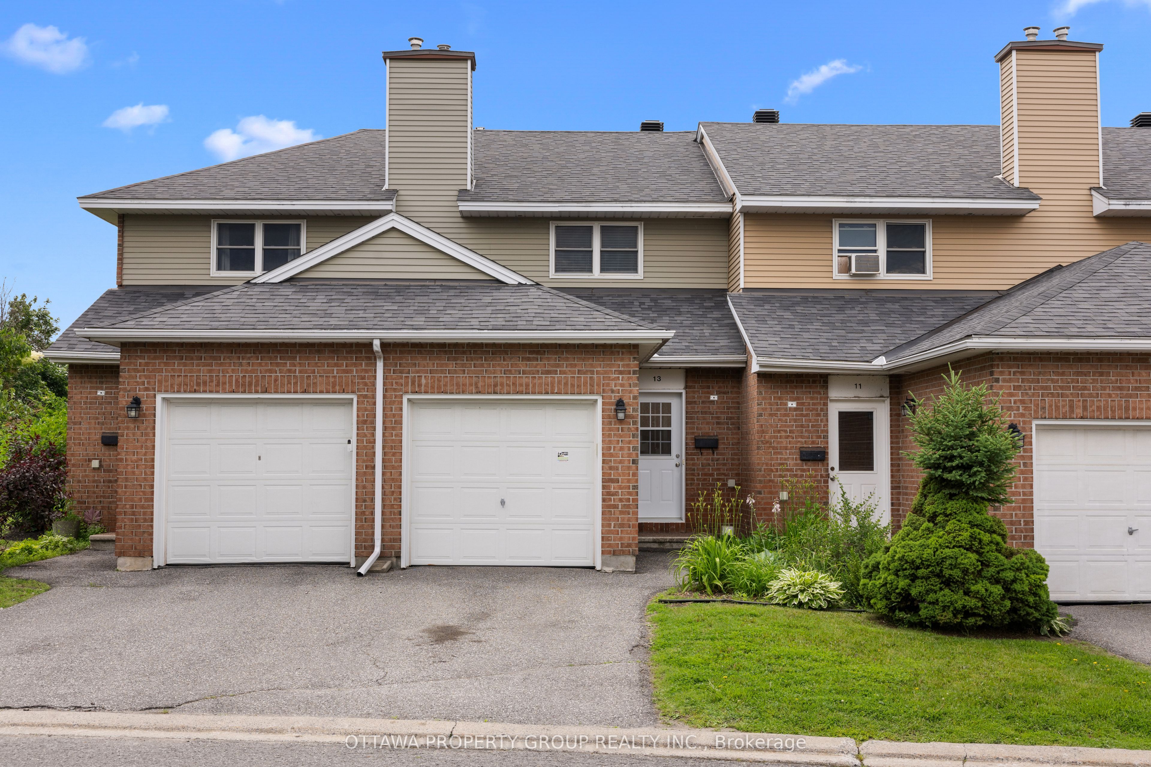 Photo 1 of 22 — 13 Bentbrook Crescent, Barrhaven, ON K2J 3X9
