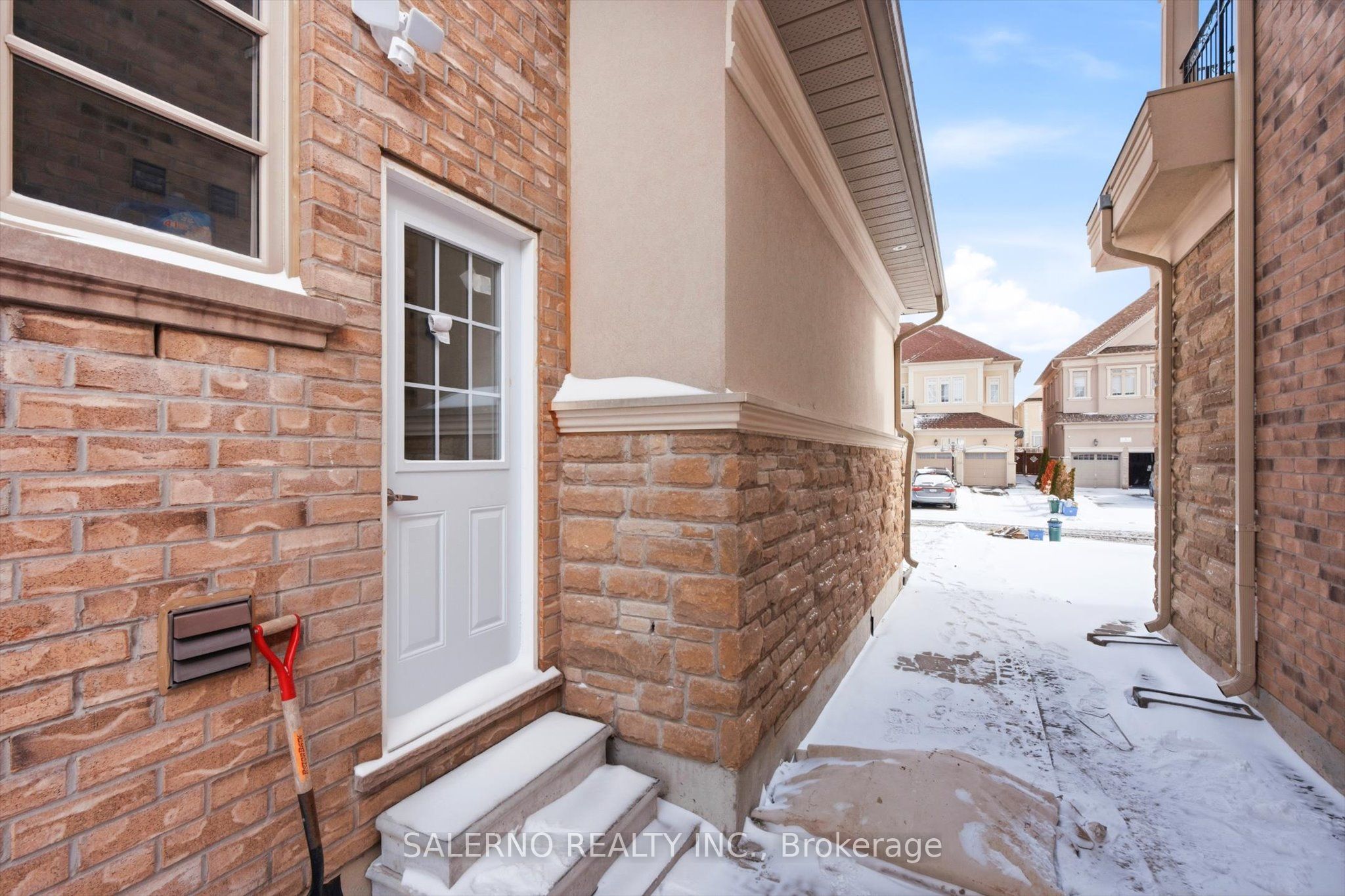 10 Virtue Crescent Lower
