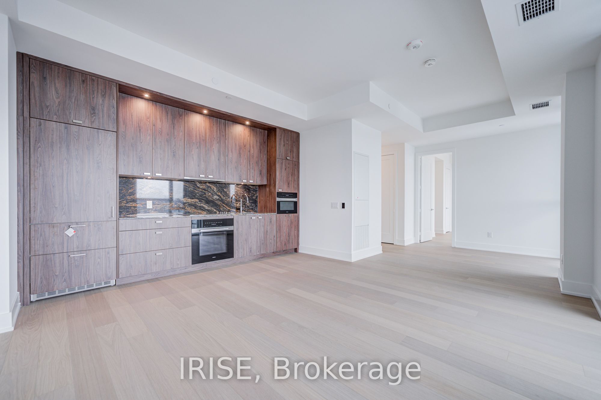 399 Royal Orchard Boulevard 1016