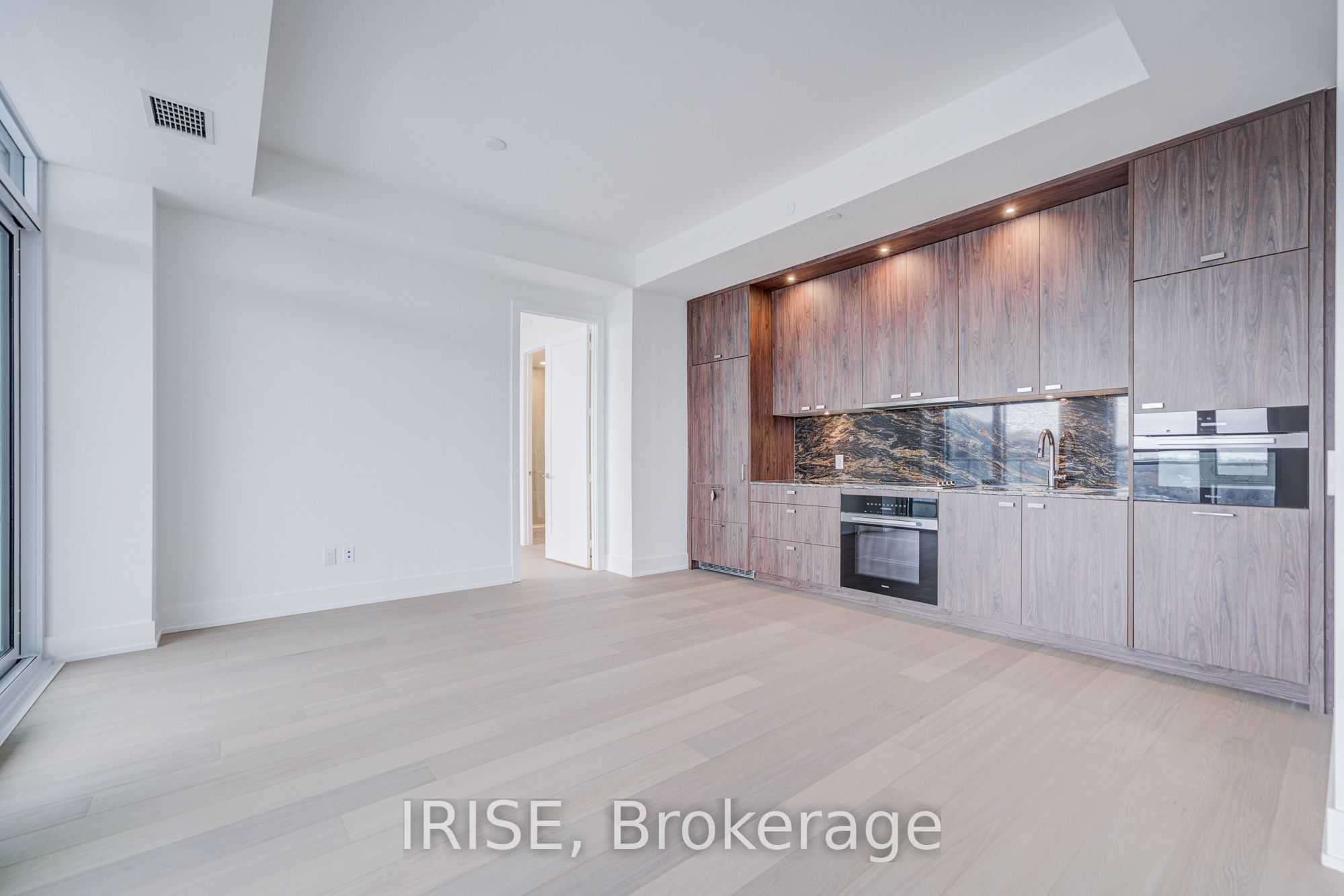 399 Royal Orchard Boulevard 1016