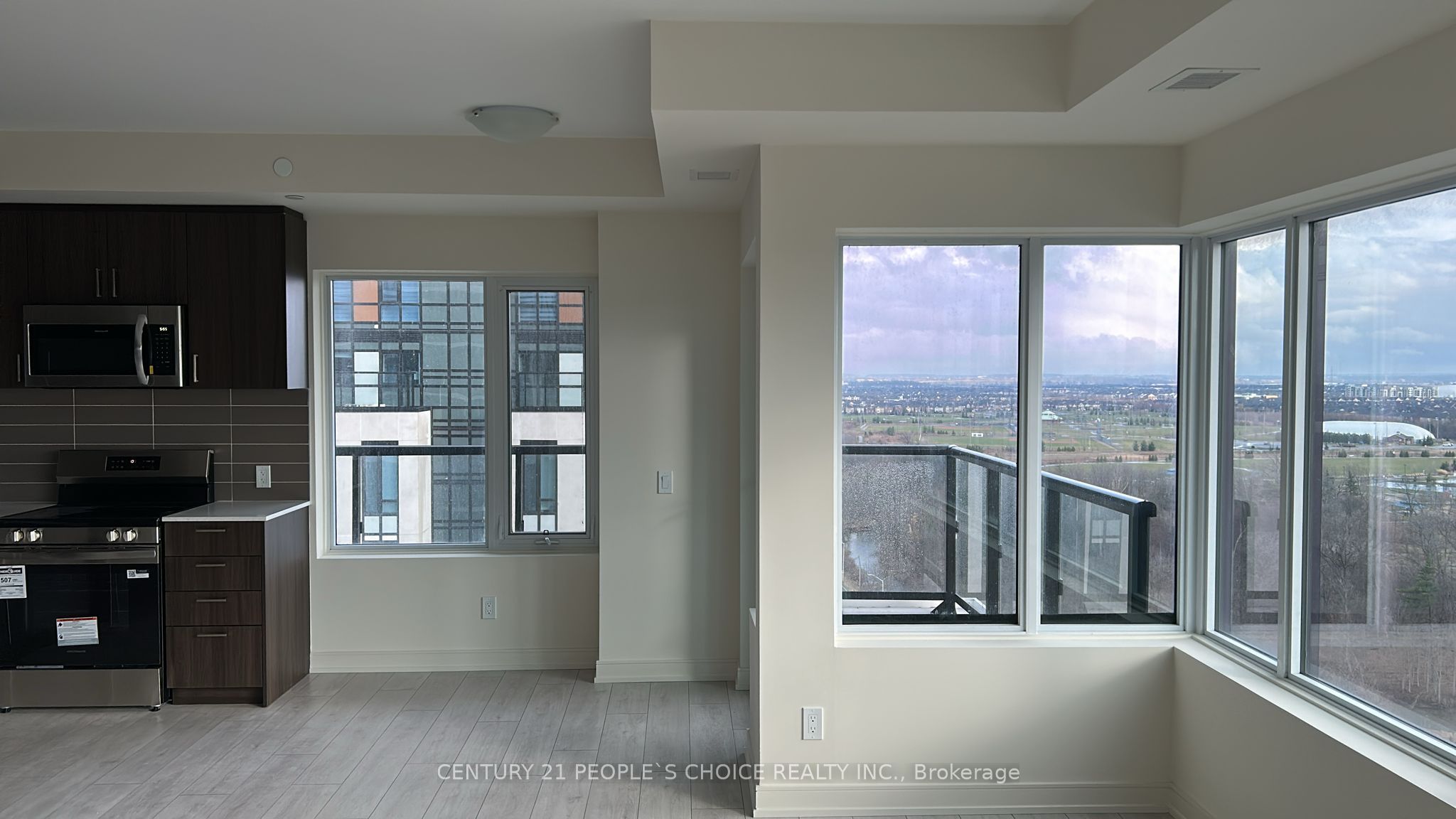 8020 Derry Road W 1608