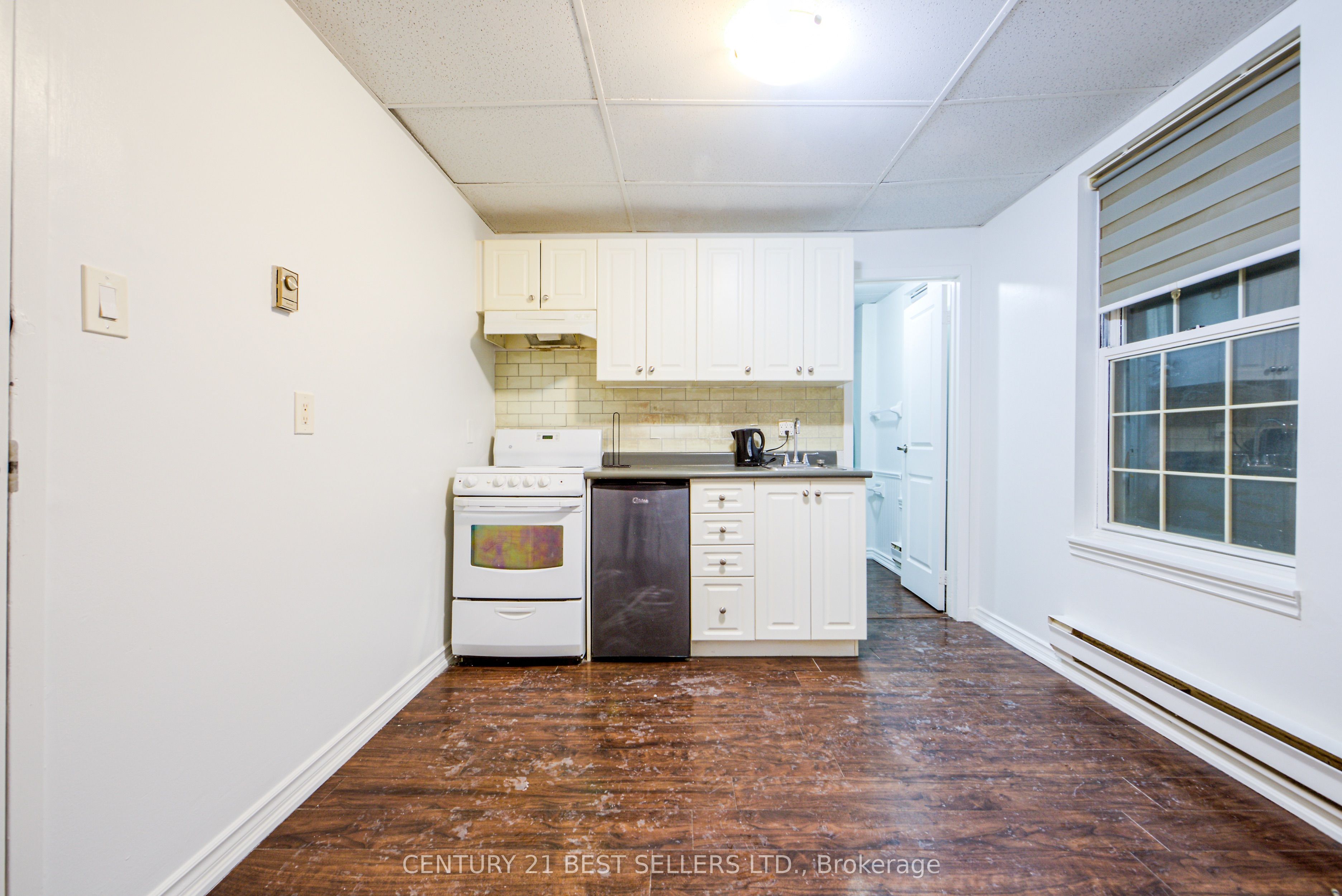 150 Lakeshore Road E 3