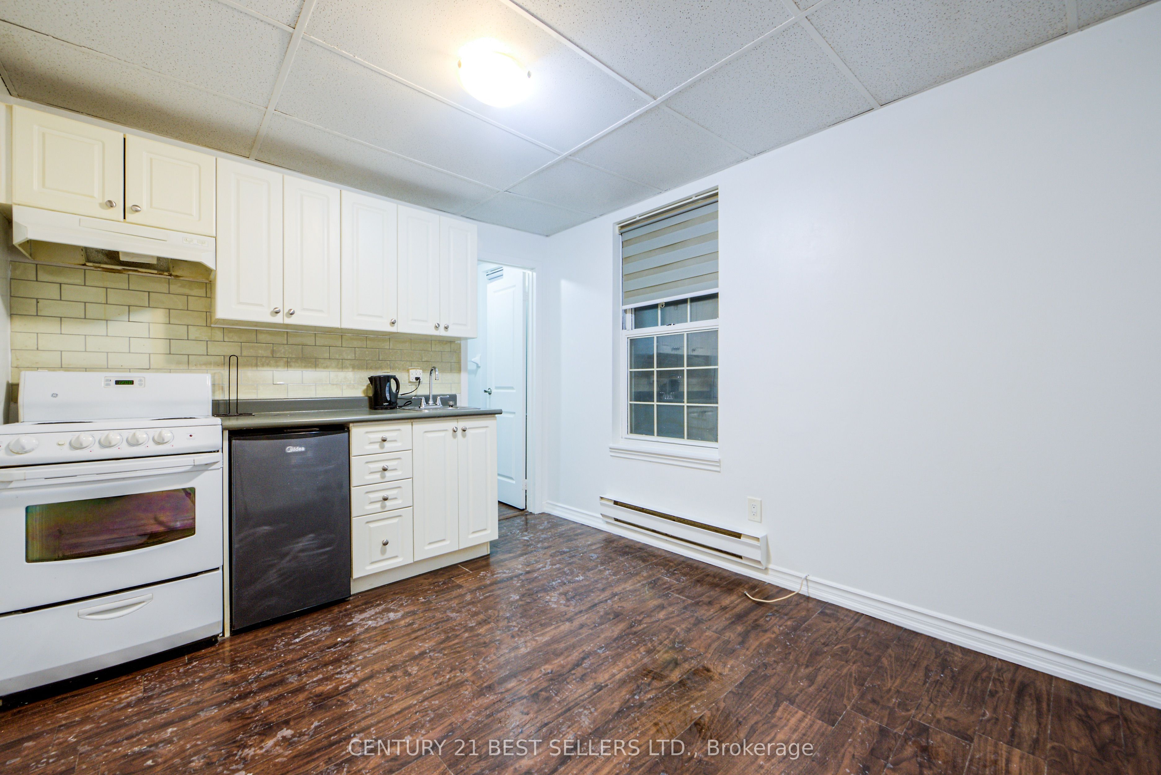 150 Lakeshore Road E 3