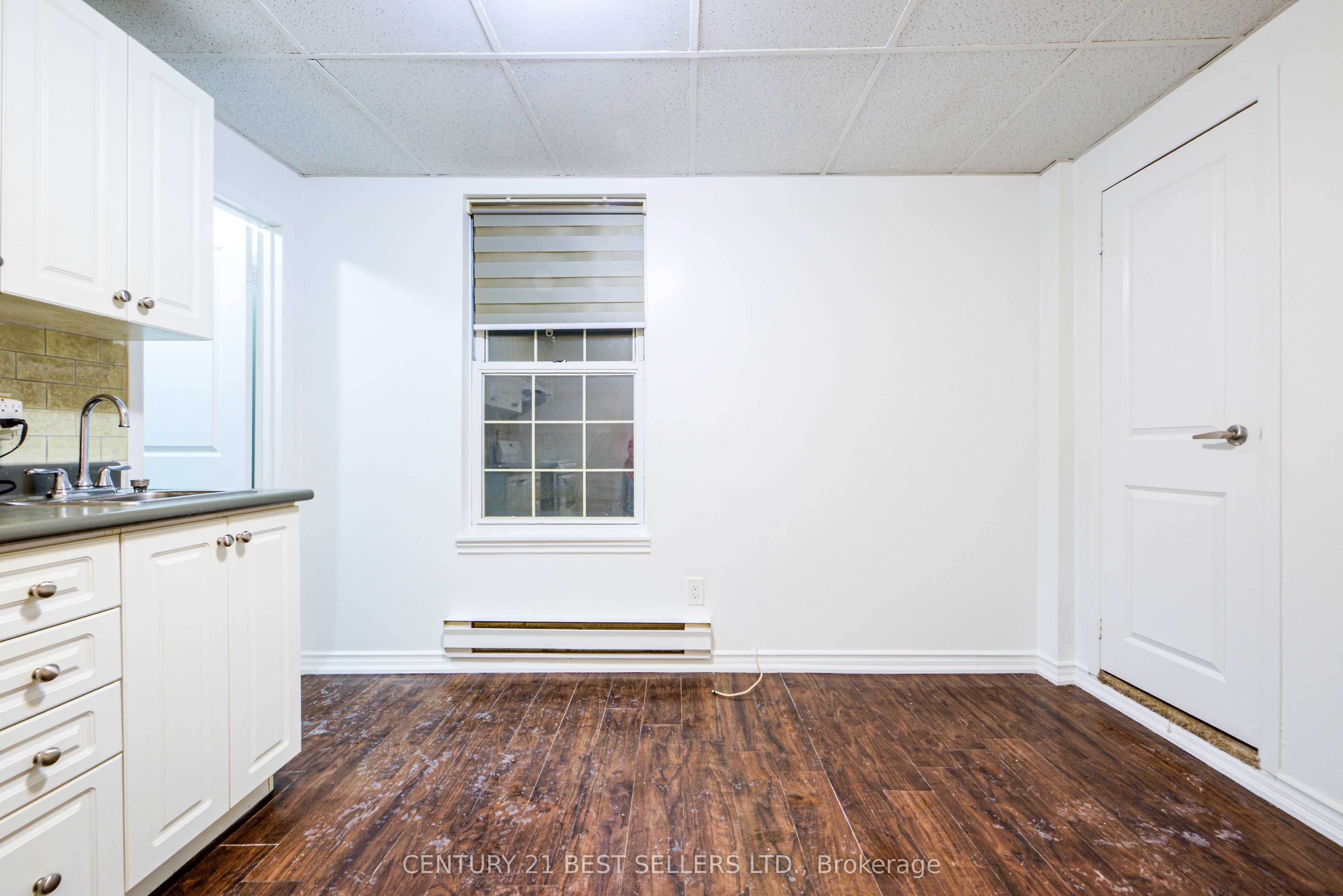 150 Lakeshore Road E 3