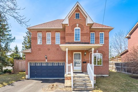 7064 Walworth Court Mississauga ON L5N 7L4