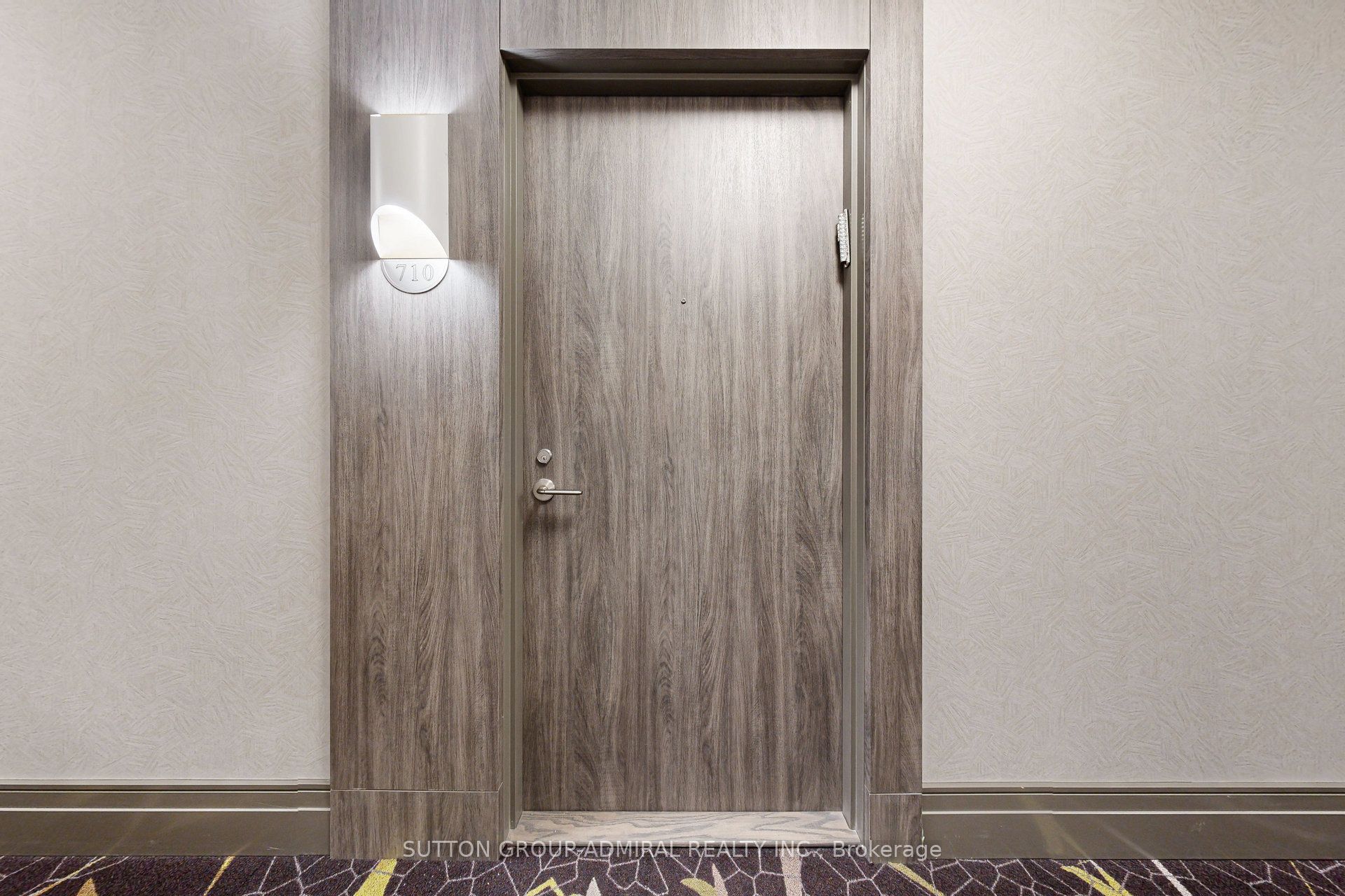 20 Gatineau Drive 710