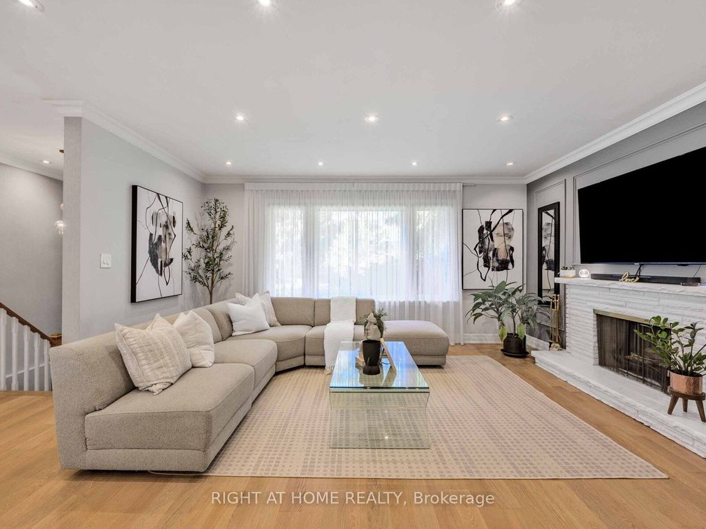 Photo of 7 Bloorlea Crescent, Toronto, ON M9B 1P2 (MLS # W12439074)