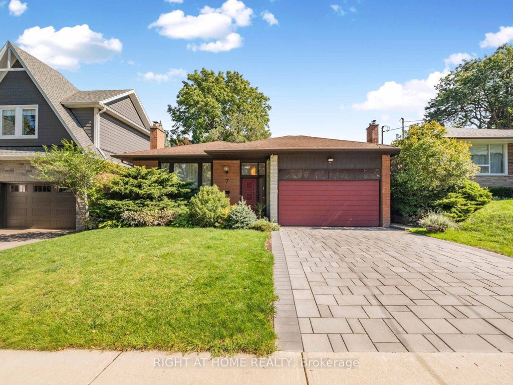 Photo of 7 Bloorlea Crescent, Toronto, ON M9B 1P2 (MLS # W12439074)