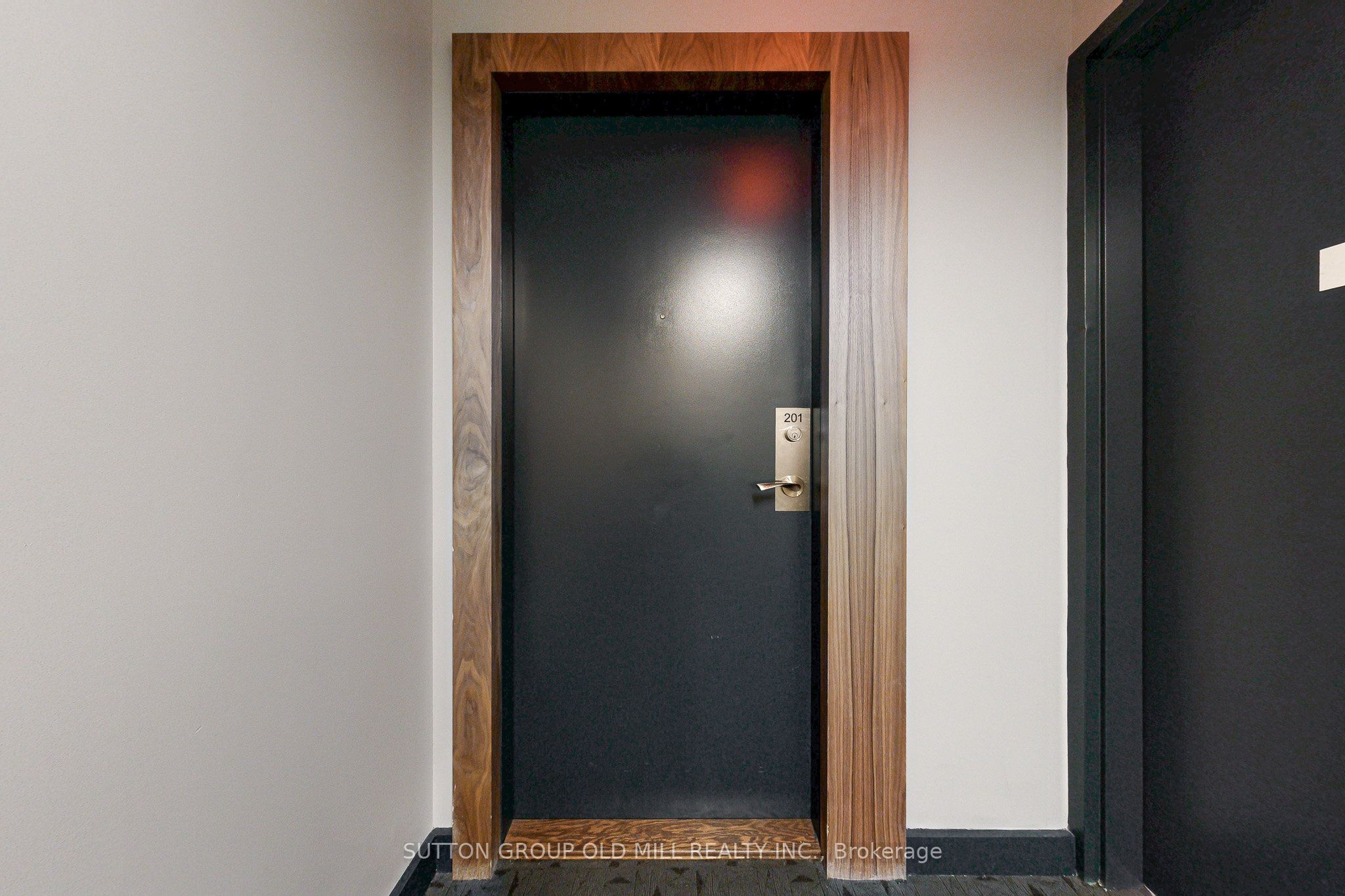 530 Indian Grove 201