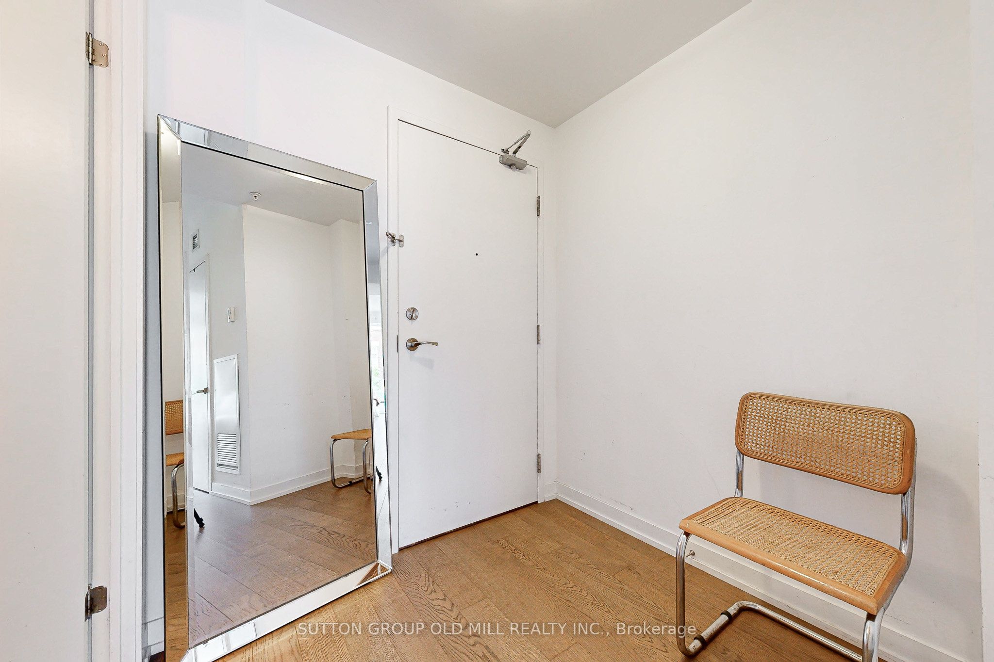 530 Indian Grove 201