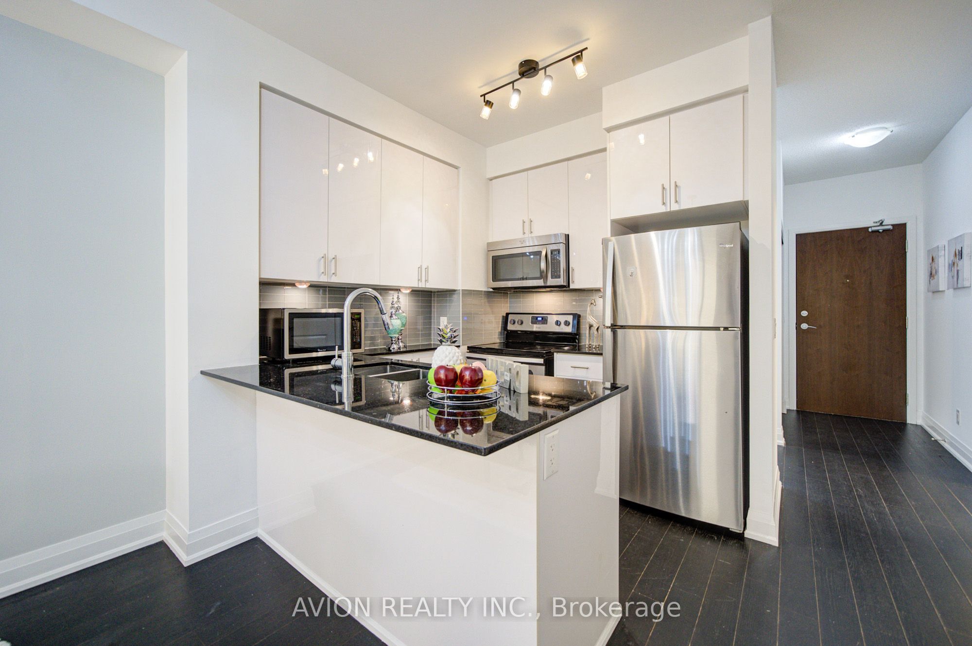 9582 Markham Road 907