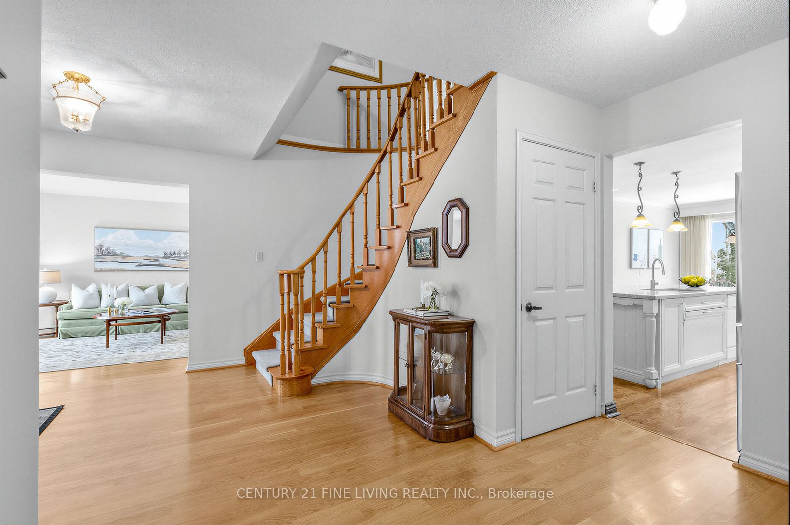 1062 Saginaw Crescent