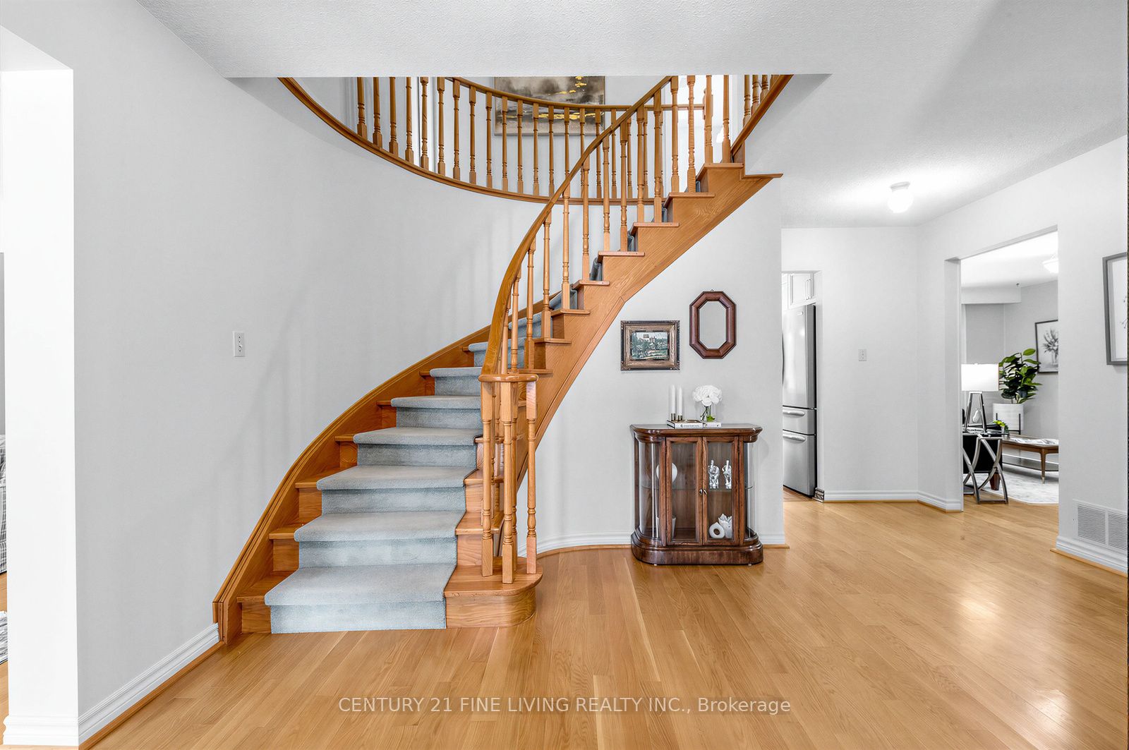 1062 Saginaw Crescent