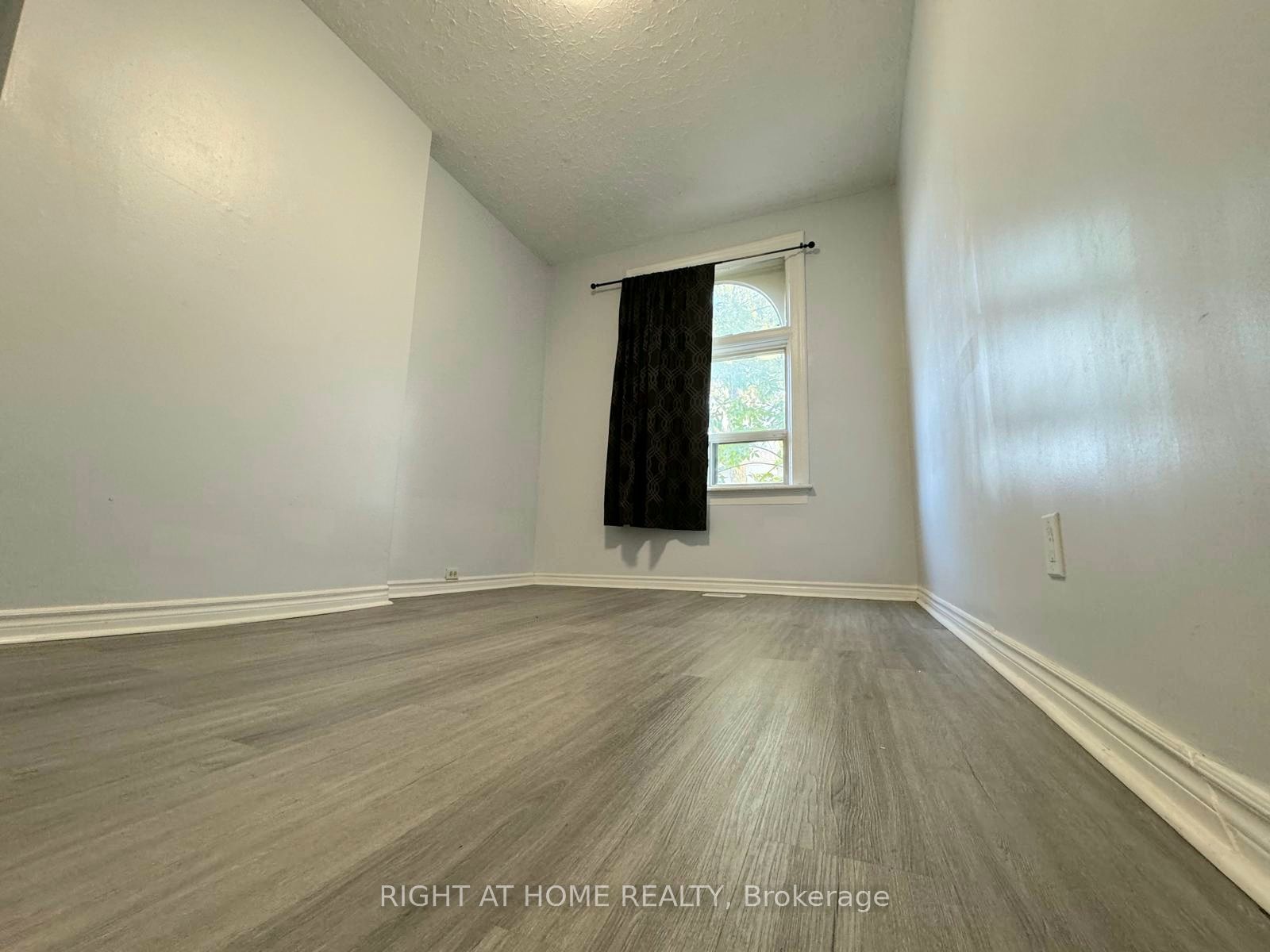 2 Emerson Avenue Lower