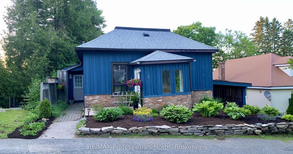 Photo of 6 Duncan St E Street, Huntsville, ON P1H 1P6 (MLS # X12618234)