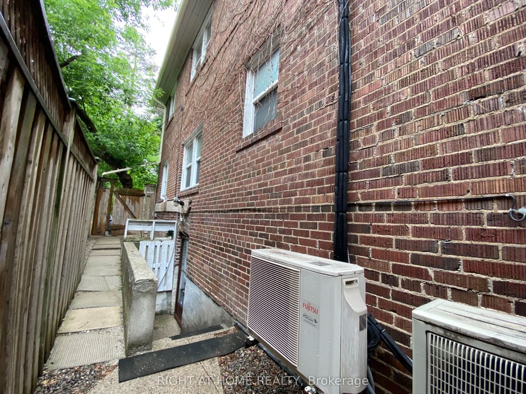 Photo of 1196 Avenue Road, Toronto, ON M5N 2G1 (MLS # C12486872)