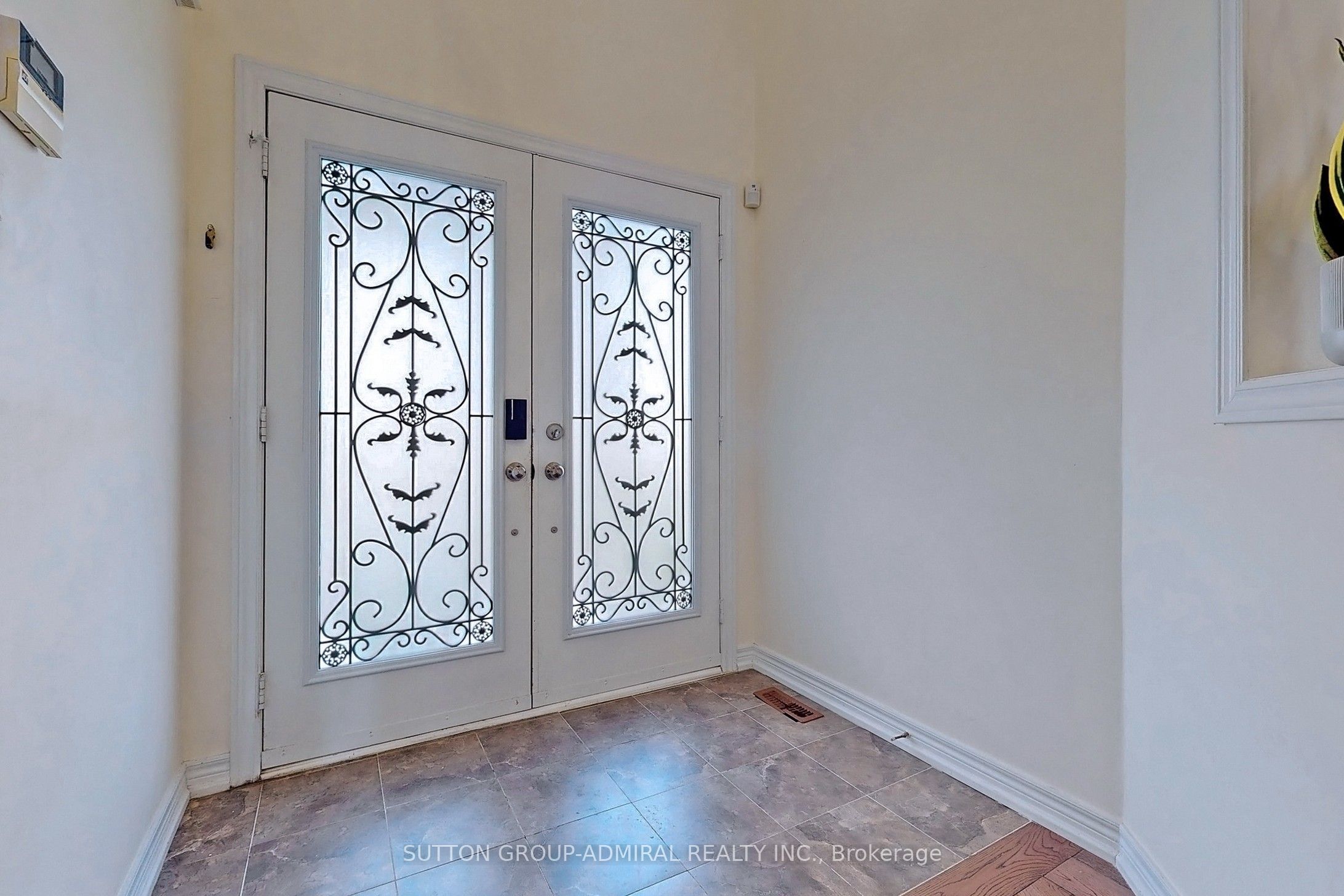 183 Ravineview Drive