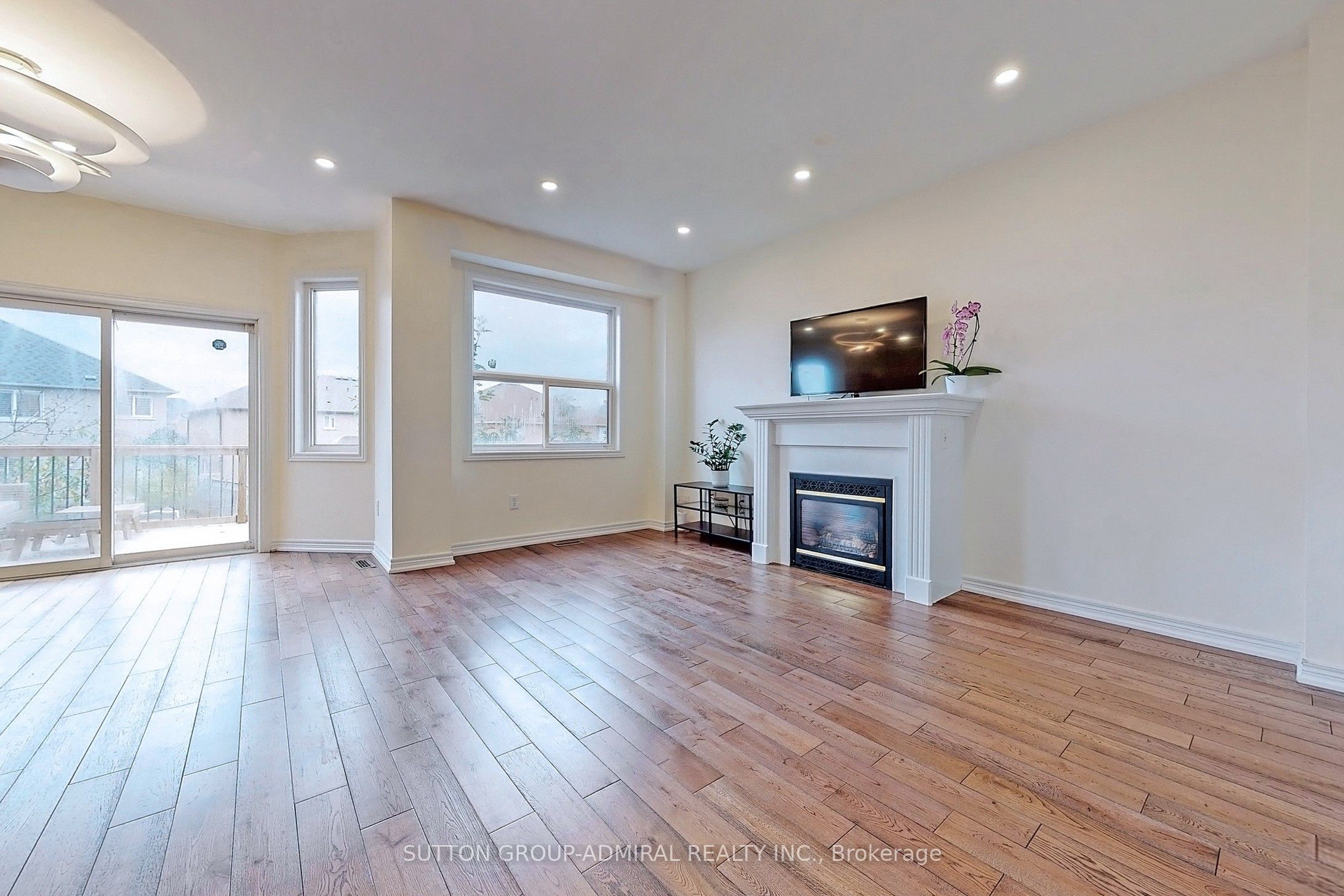 183 Ravineview Drive