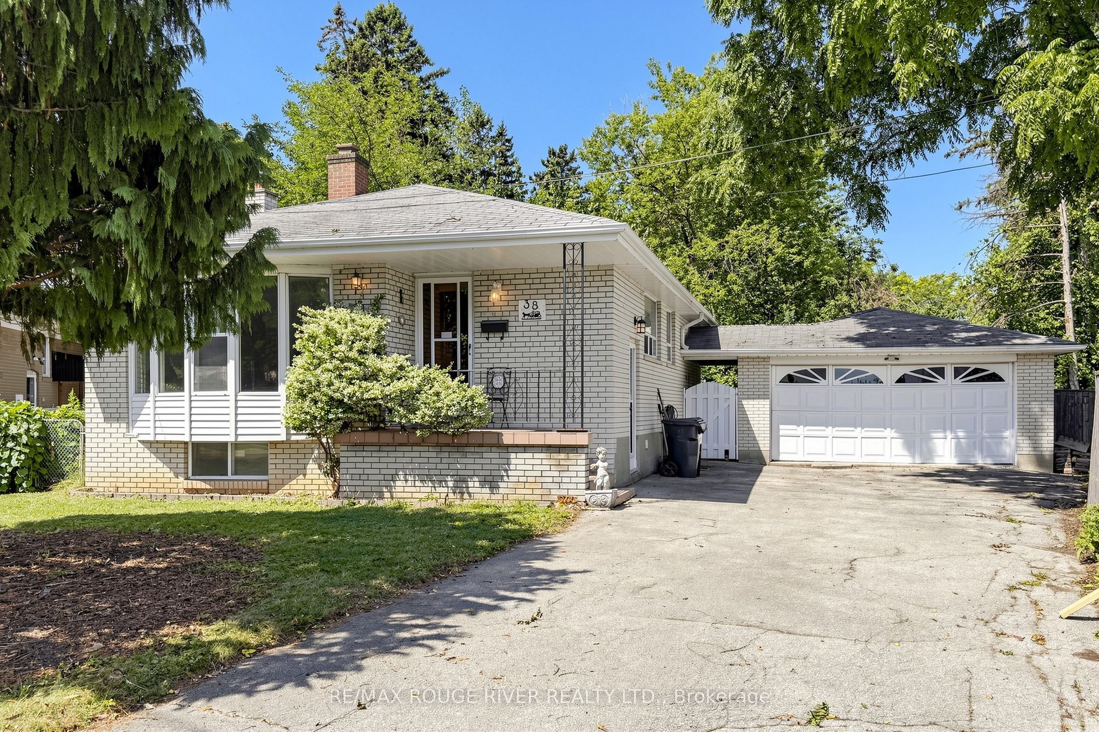 38 Lombardy Crescent