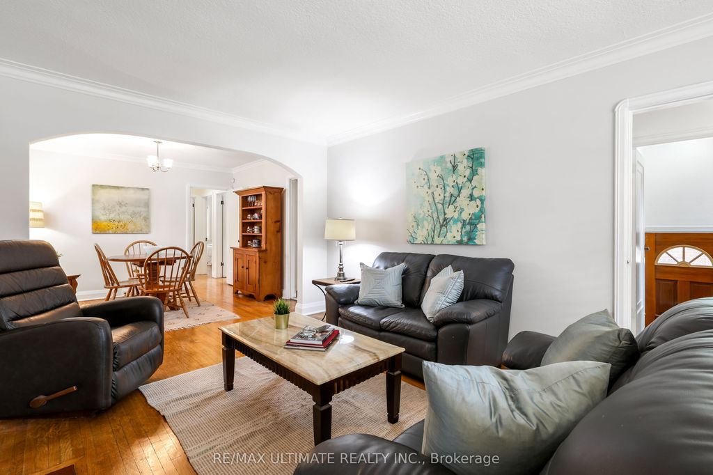 Photo of 220 Parkview Hill Crescent, Toronto, ON M4B 1R8 (MLS # E13119536)