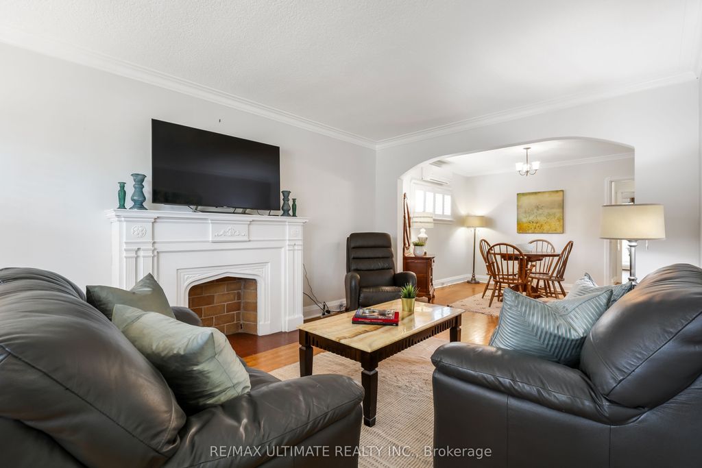 Photo of 220 Parkview Hill Crescent, Toronto, ON M4B 1R8 (MLS # E13119536)