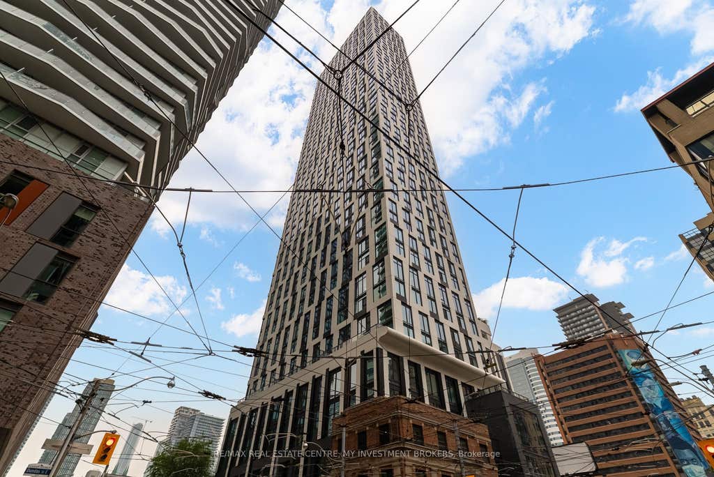 Photo of 252 Church Street #1805, Toronto, ON M5B 0E6 (MLS # C13674824)