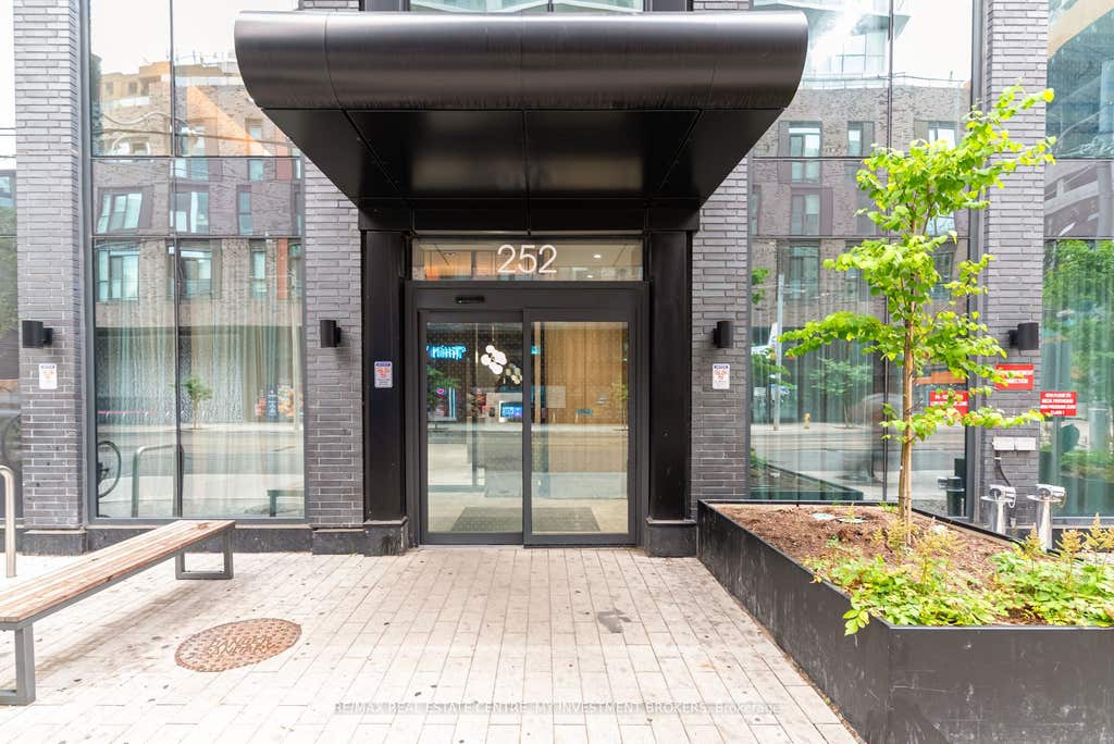 Photo of 252 Church Street #1805, Toronto, ON M5B 0E6 (MLS # C13674824)