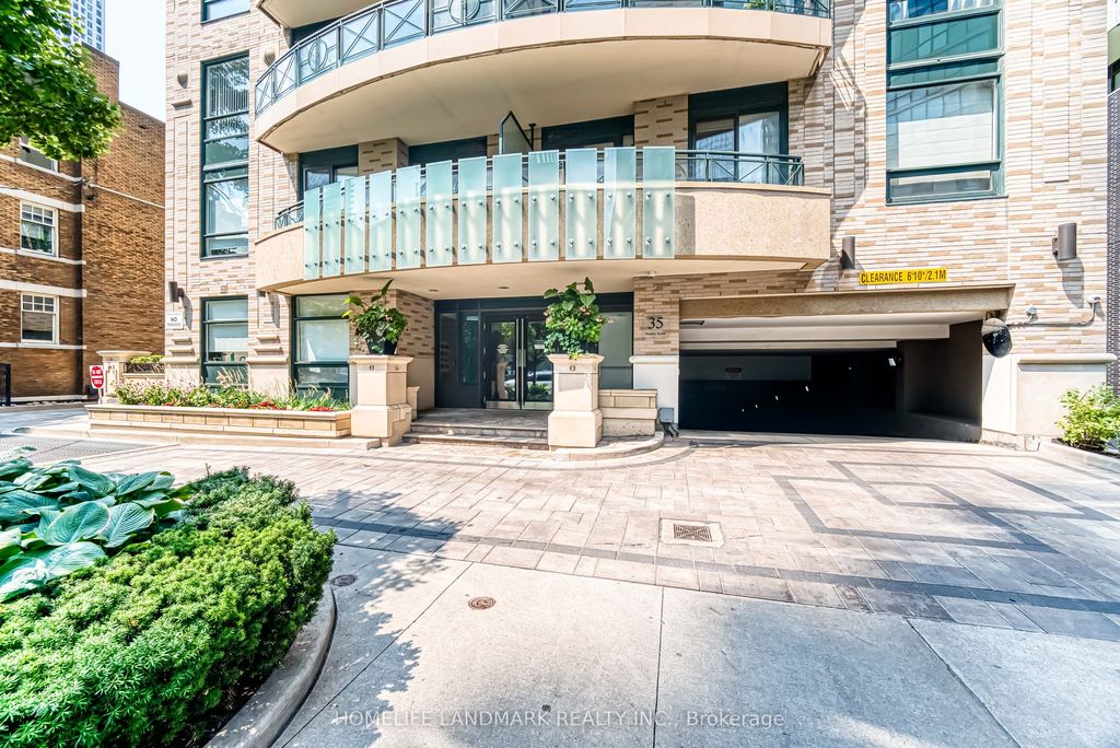 Photo of 35 Hayden Street #2701, Toronto, ON M4Y 3C3 (MLS # C12654984)