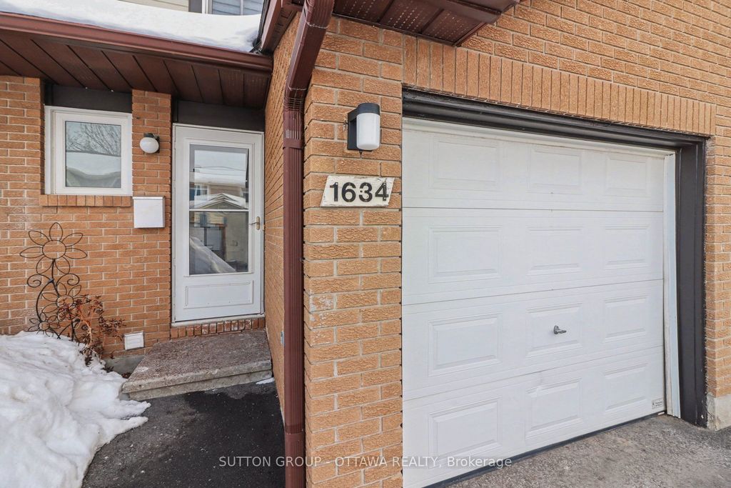 Photo of 1634 Cheevers Crescent, Orleans - Cumberland and Area, ON K4A 2J5 (MLS # X12813988)