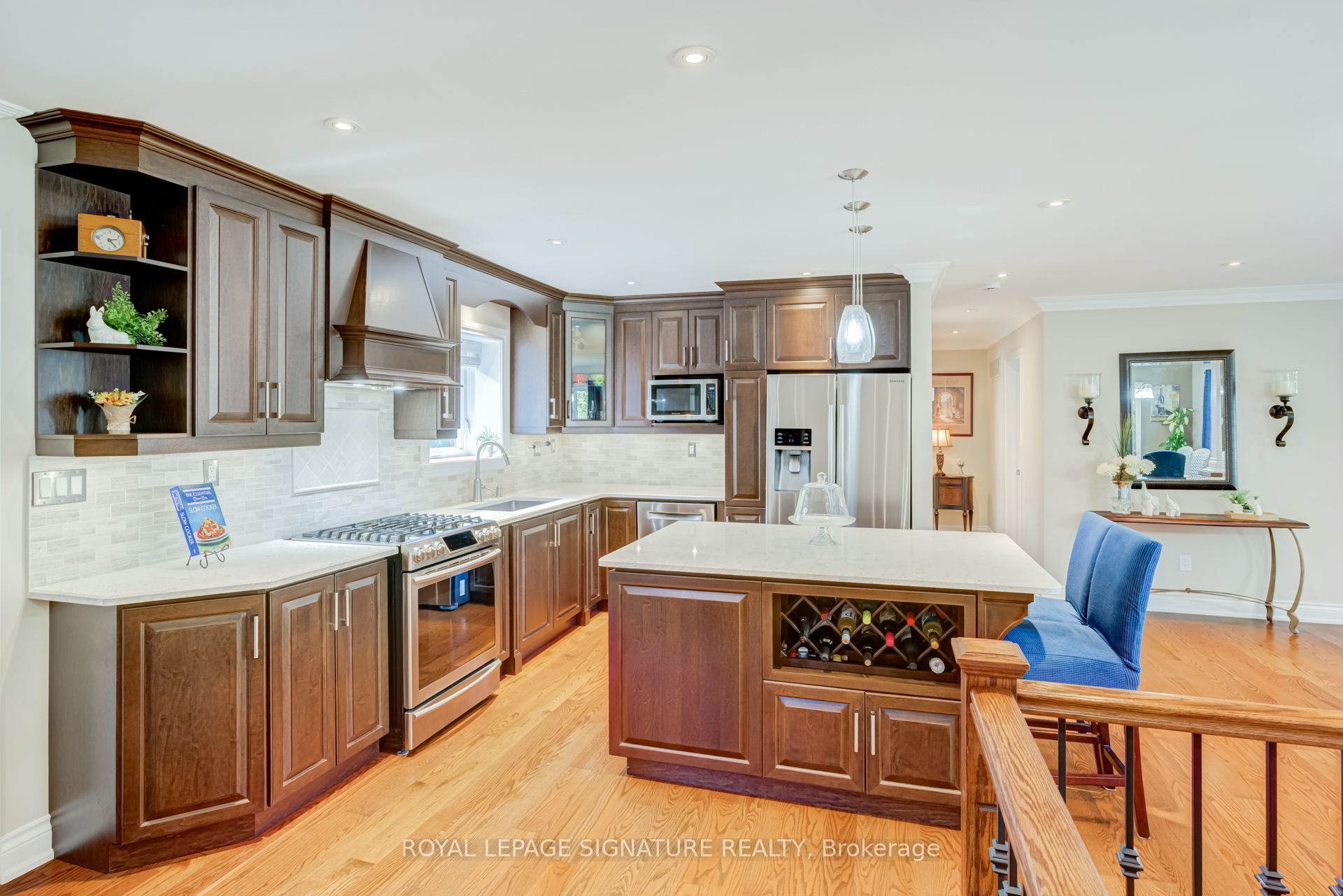 2544 Sharon Crescent