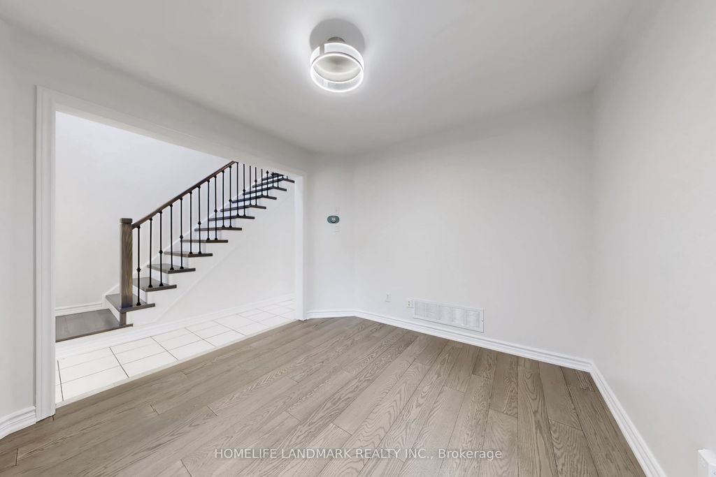 Photo of 186 Tierra Avenue, Vaughan, ON L6A 3H7 (MLS # N12726692)