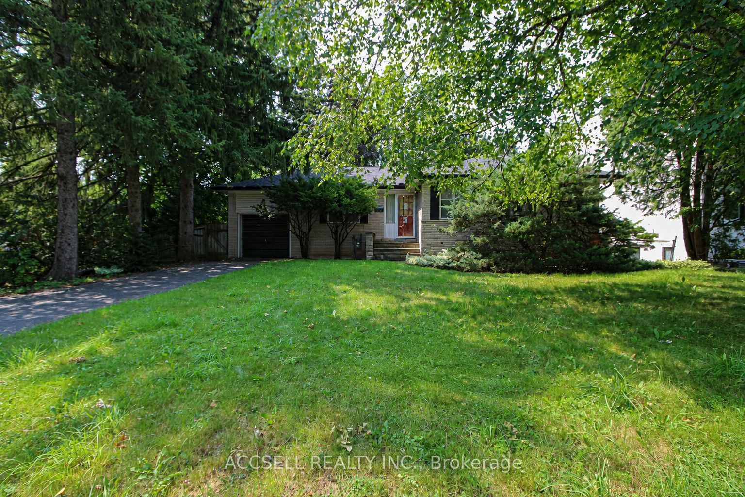 1358 Sedgewick Crescent