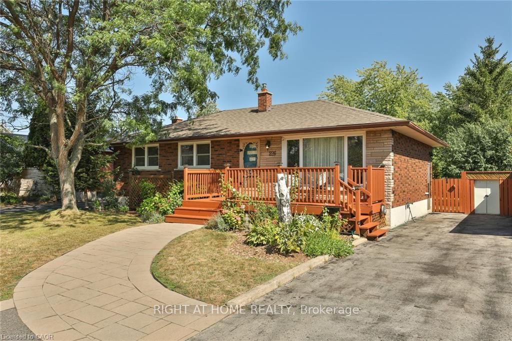 Photo of 226 Bel Air Avenue, Hamilton, ON L8E 5K2 (MLS # X12706872)