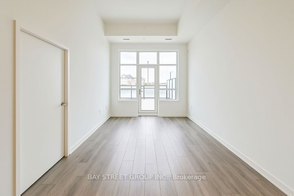 395 Dundas Street W 130