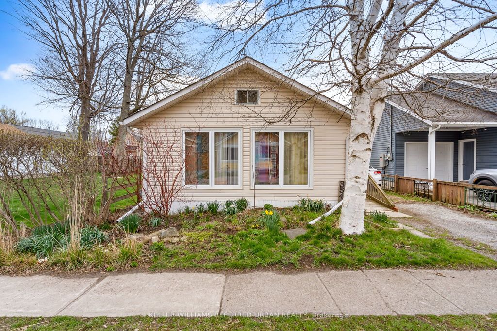 Photo of 354 Elmwood Avenue, Fort Erie, ON L0S 1B0 (MLS # X13044834)