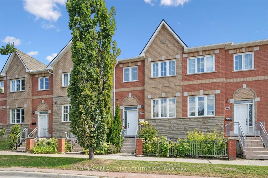 Photo of 665D Scarlett Road, Toronto, ON M9P 2T2 (MLS # W12393164)