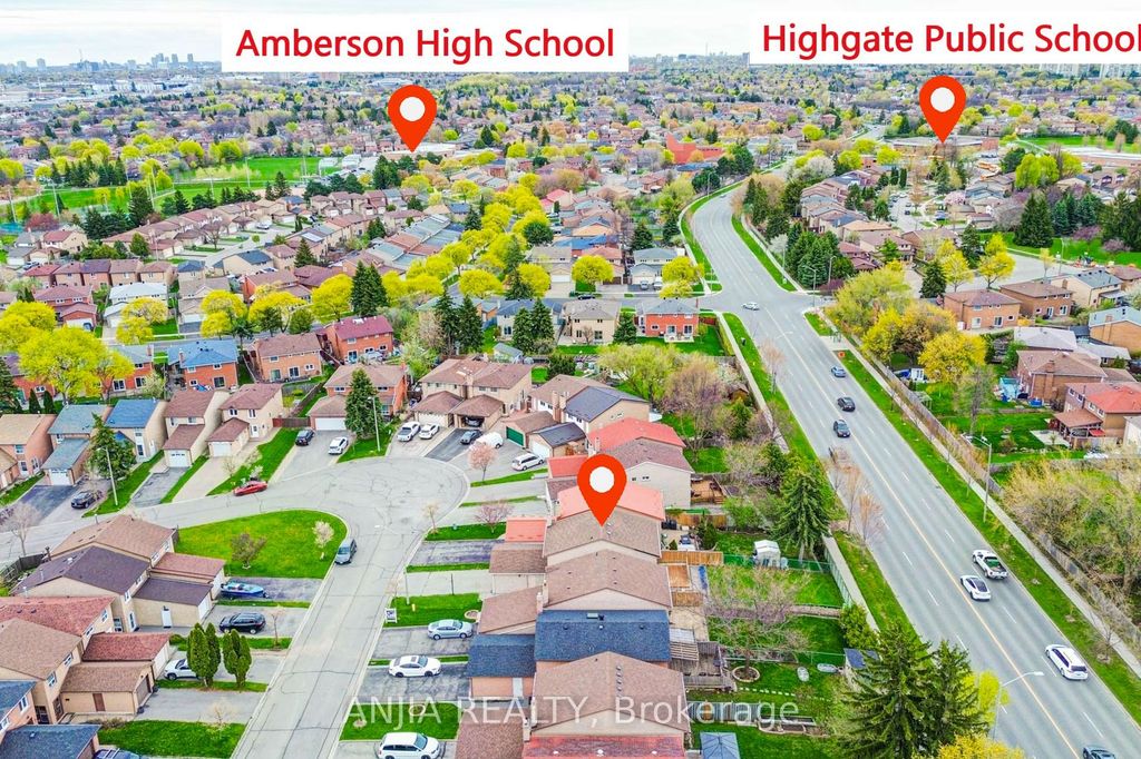 Photo of 48 Upton Crescent, Markham, ON L3R 3T4 (MLS # N13087938)