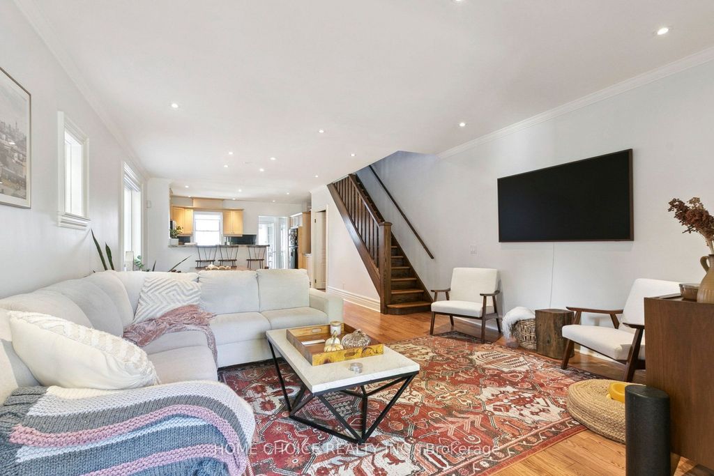 Photo of 283 Ashdale Avenue, Toronto, ON M4L 2Z1 (MLS # E12502638)