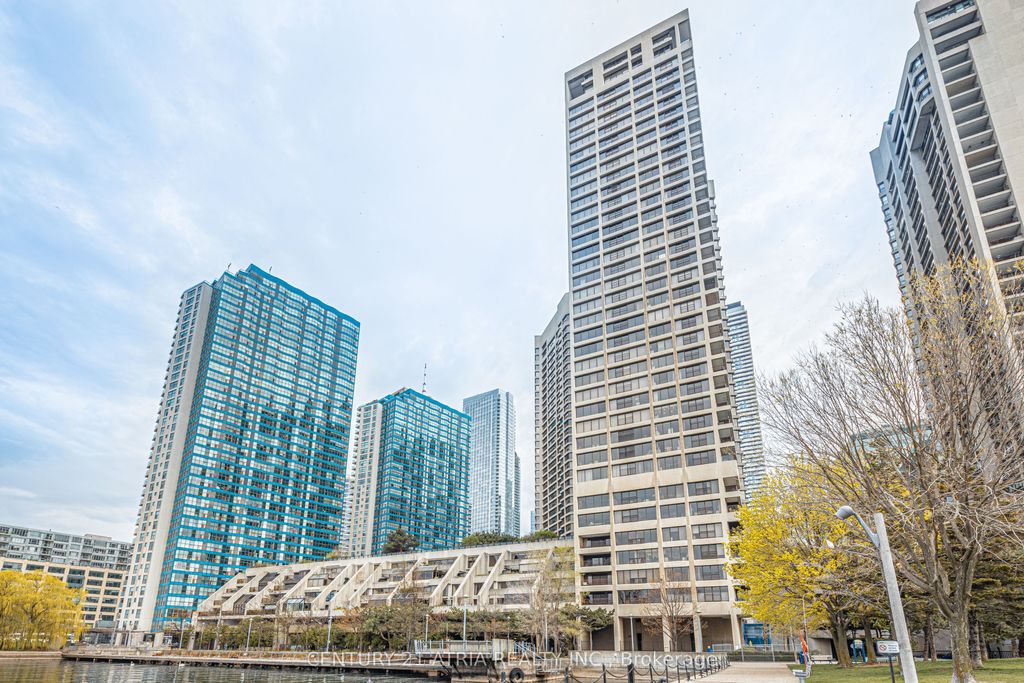 Photo of 65 Harbour Square #1401, Toronto, ON M5J 2L4 (MLS # C12436763)