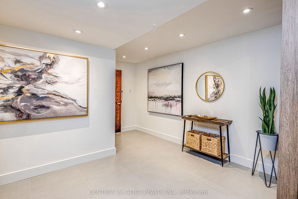 Photo of 65 Harbour Square #1401, Toronto, ON M5J 2L4 (MLS # C12436763)