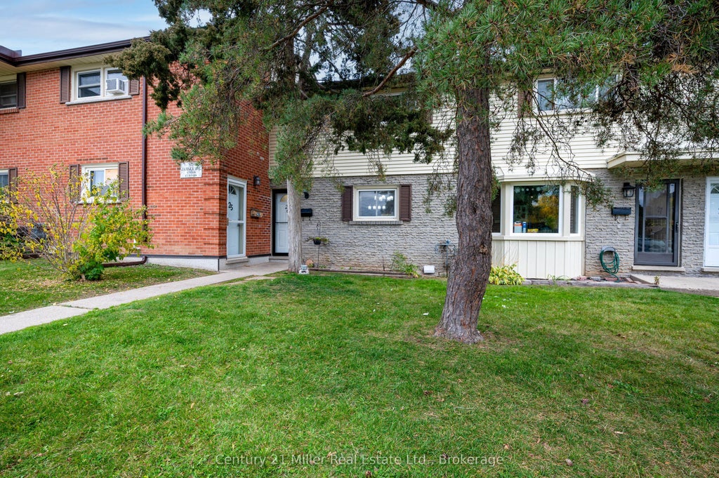Photo of 162 Jansen Avenue #26, Kitchener, ON N2A 2L7 (MLS # X14127016)