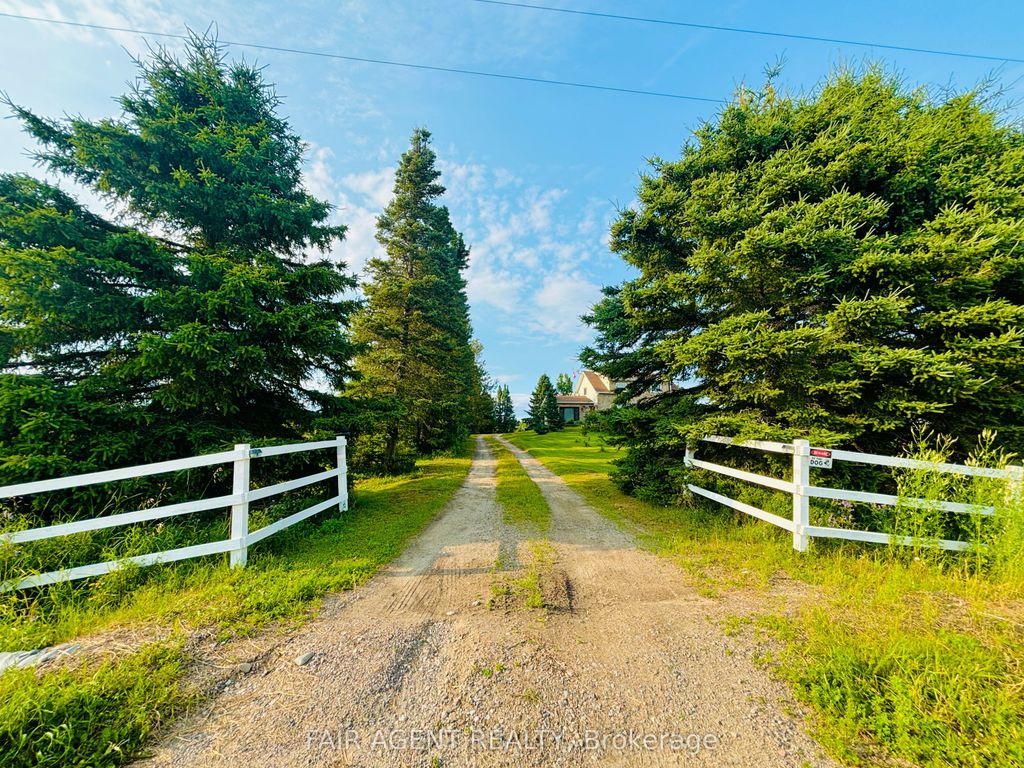 Photo of 79 STE MARIE Road, Kapuskasing, ON P0L 1V0 (MLS # T12438288)