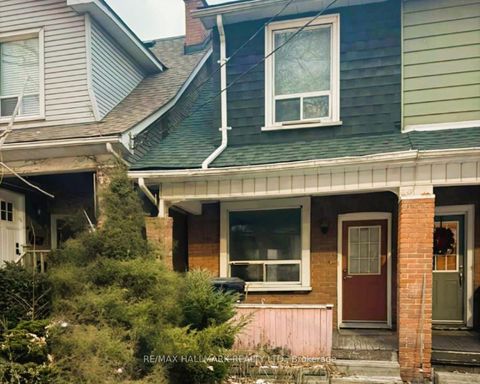 Photo of 27 Bellhaven Road, Toronto, ON M4L 3J4 (MLS # E12607456)