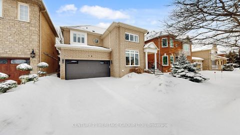 18 Berringer Street Richmond Hill ON L4B 4G4