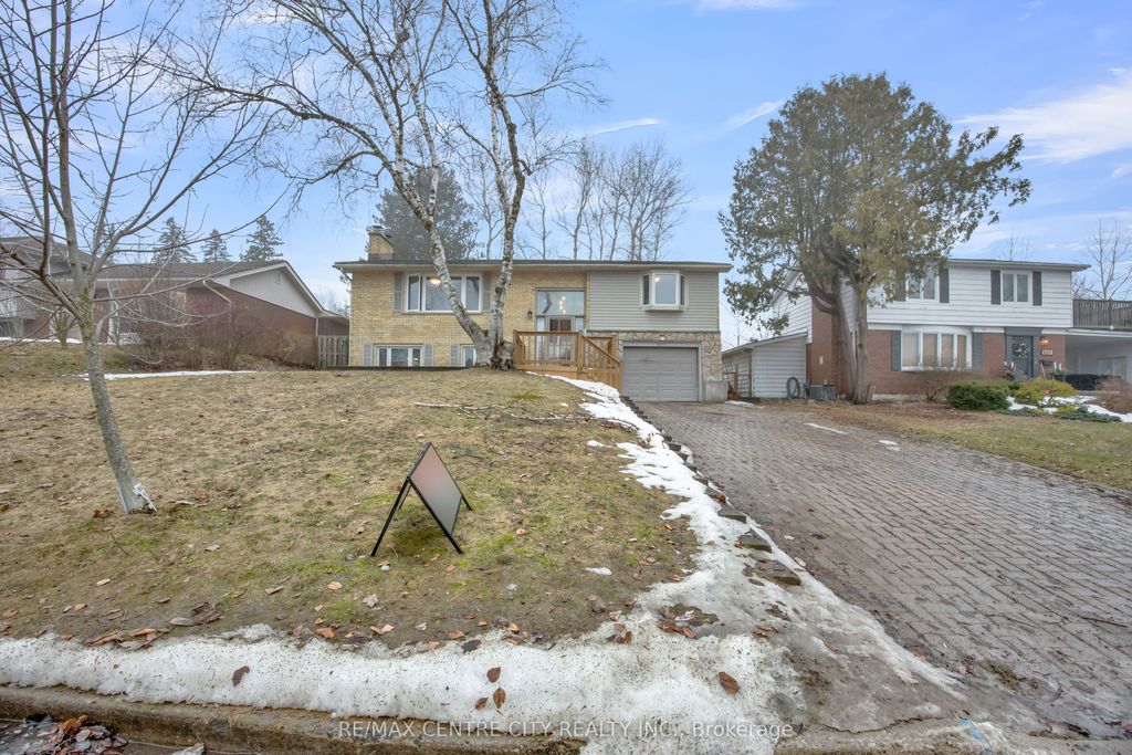 Photo of 637 Jason Crescent, London South, ON N6J 3E5 (MLS # X12857624)